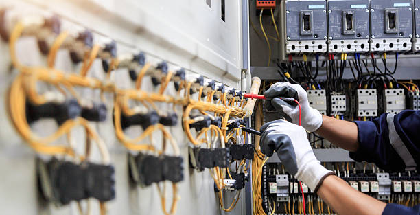 Professional Electrician technician working in Rockdale, IL